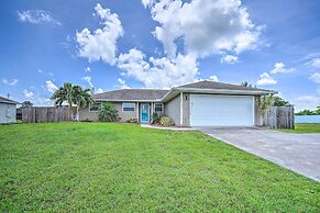 Pool & Outdoor Bar: Cape Coral Home