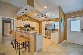 Pool & Outdoor Bar: Cape Coral Home