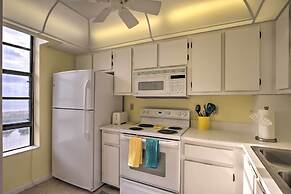 Beachfront Marco Island Resort Condo w/ Pool!