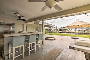 Apollo Beach Waterfront Retreat w/ Boat Dock!