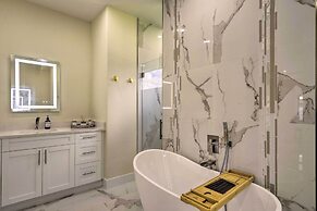 Grill & Pool: Family Home in Peaceful Cape Coral!