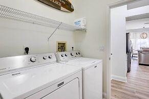 Sunny Bradenton Home w/ Lanai & Screened Pool!