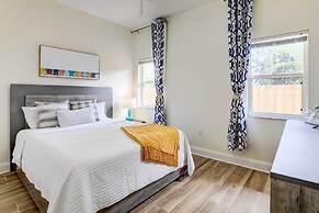 Sunny Bradenton Home w/ Lanai & Screened Pool!