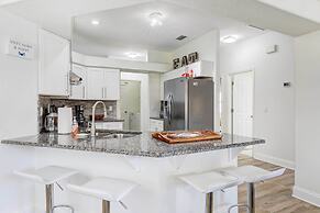 Sunny Bradenton Home w/ Lanai & Screened Pool!