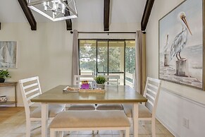 Bright Miramar Beach Condo - Walk to Beach!