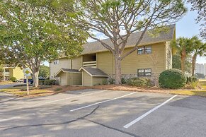 Bright Miramar Beach Condo - Walk to Beach!