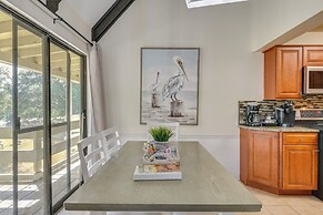 Bright Miramar Beach Condo - Walk to Beach!