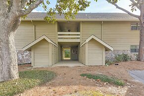 Bright Miramar Beach Condo - Walk to Beach!