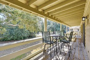 Bright Miramar Beach Condo - Walk to Beach!