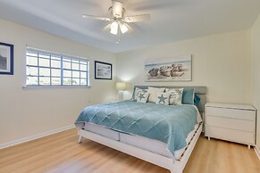 Bright Miramar Beach Condo - Walk to Beach!
