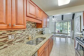 Bright Miramar Beach Condo - Walk to Beach!