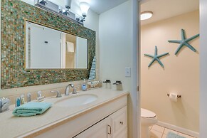 Bright Miramar Beach Condo - Walk to Beach!
