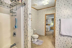 Bright Steinhatchee Home: Proximity to Ocean!