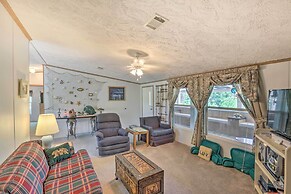 Bright Steinhatchee Home: Proximity to Ocean!