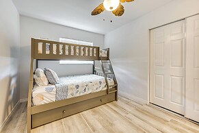 Bright Ruskin Home < 2 Mi to Beach & Marina!