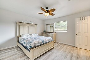 Bright Ruskin Home < 2 Mi to Beach & Marina!