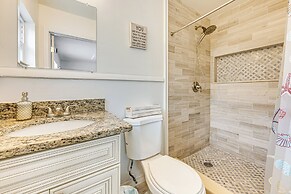 Bright Ruskin Home < 2 Mi to Beach & Marina!