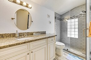 Bright Ruskin Home < 2 Mi to Beach & Marina!