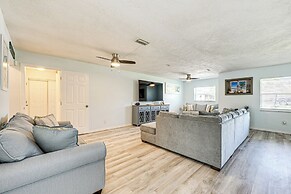 Bright Ruskin Home < 2 Mi to Beach & Marina!