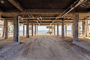 Beach & Pool Access at Condo on Cedar Key!