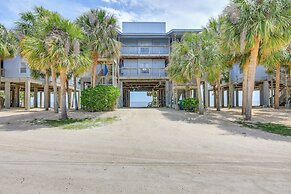 Beach & Pool Access at Condo on Cedar Key!