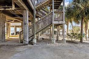 Beach & Pool Access at Condo on Cedar Key!