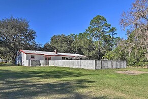 Central Florida Escape on 5 Acres w/ Grill & Pool!