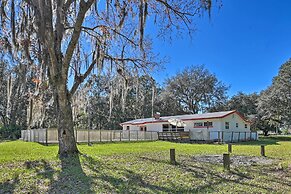 Central Florida Escape on 5 Acres w/ Grill & Pool!