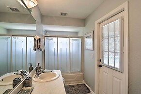 Cape Coral Abode - Near Sun Splash Park & Beach!