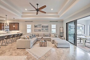 Coastal Naples Getaway ~ 2 Mi to Beaches!