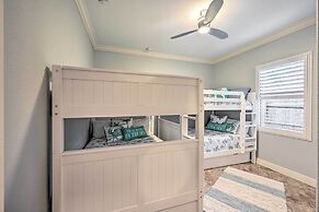 Coastal Naples Getaway ~ 2 Mi to Beaches!