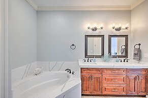 Coastal Naples Getaway ~ 2 Mi to Beaches!