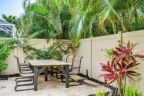 Coastal Naples Getaway ~ 2 Mi to Beaches!