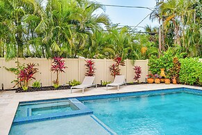 Coastal Naples Getaway ~ 2 Mi to Beaches!