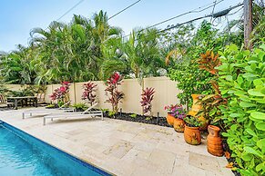 Coastal Naples Getaway ~ 2 Mi to Beaches!