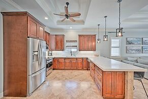 Coastal Naples Getaway ~ 2 Mi to Beaches!