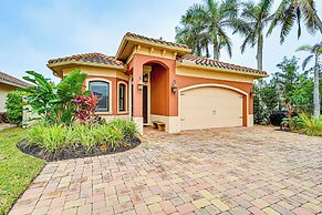 Coastal Naples Getaway ~ 2 Mi to Beaches!