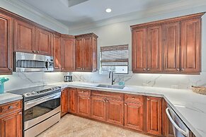 Coastal Naples Getaway ~ 2 Mi to Beaches!