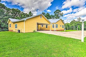 Charming Home: 2 Mi to Dtwn Defuniak Springs!