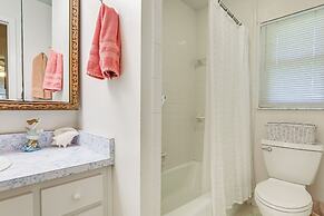 Lakefront Frostproof Vacation Rental w/ Beach!