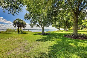 Lakefront Frostproof Vacation Rental w/ Beach!