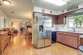 Lakefront Frostproof Vacation Rental w/ Beach!