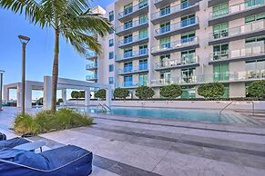 Chic Miami Condo w/ Pool, 6 Mi to South Beach