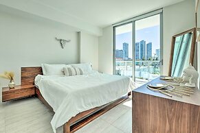 Chic Miami Condo w/ Pool, 6 Mi to South Beach