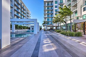 Chic Miami Condo w/ Pool, 6 Mi to South Beach