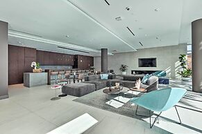 Chic Miami Condo w/ Pool, 6 Mi to South Beach