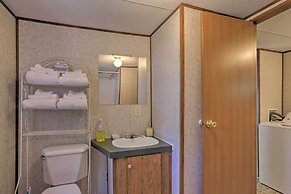 Cozy Florida Getaway, 14 Mi to Royal Springs!