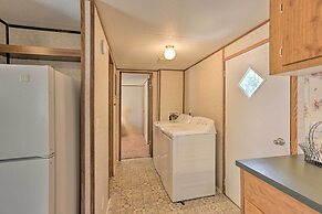 Cozy Florida Getaway, 14 Mi to Royal Springs!