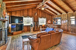 Sandford Vacation Rental Near Airport & Lake!