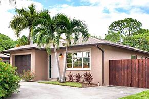 Cozy Naples Home w/ Lanai - 1 Mi to Bluebill Beach